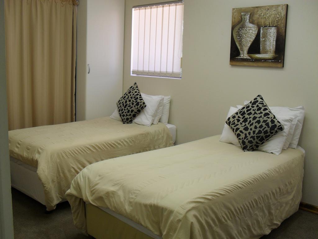 8 Royal Palm B&B Umhlanga Rocks 客房 照片