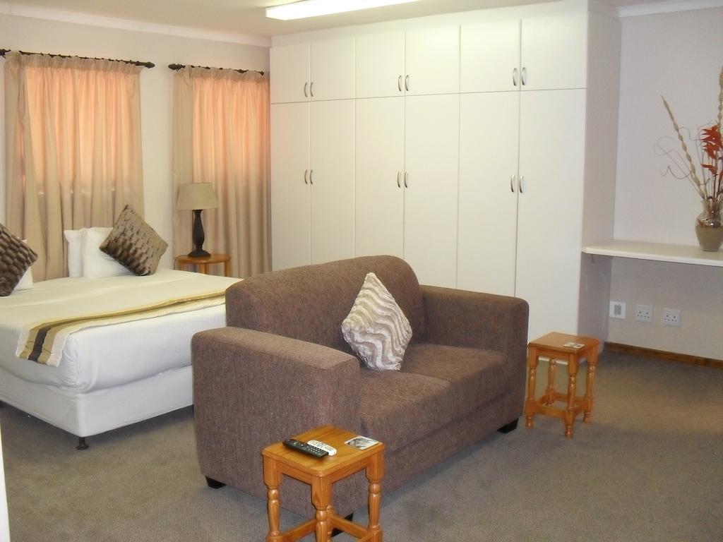 8 Royal Palm B&B Umhlanga Rocks 客房 照片